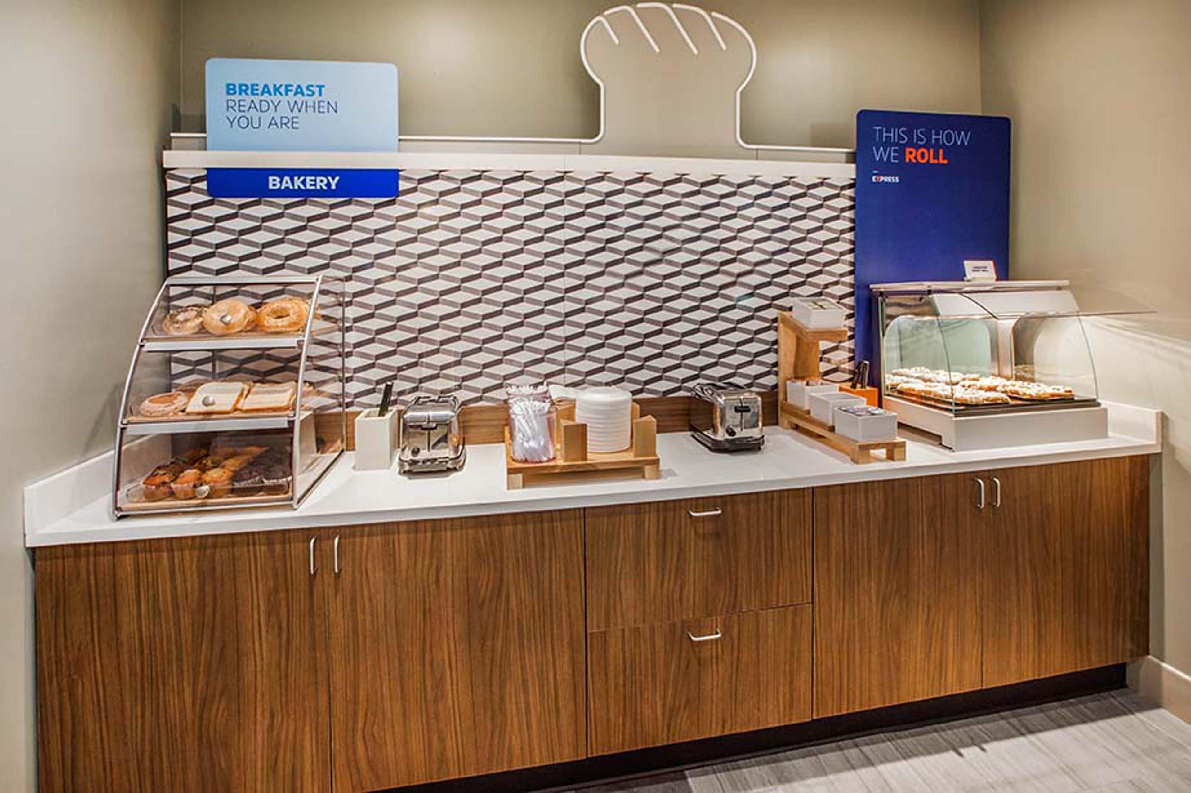Holiday Inn Express Hotel Pittsburgh-North/Harmarville By Ihg Екстер'єр фото
