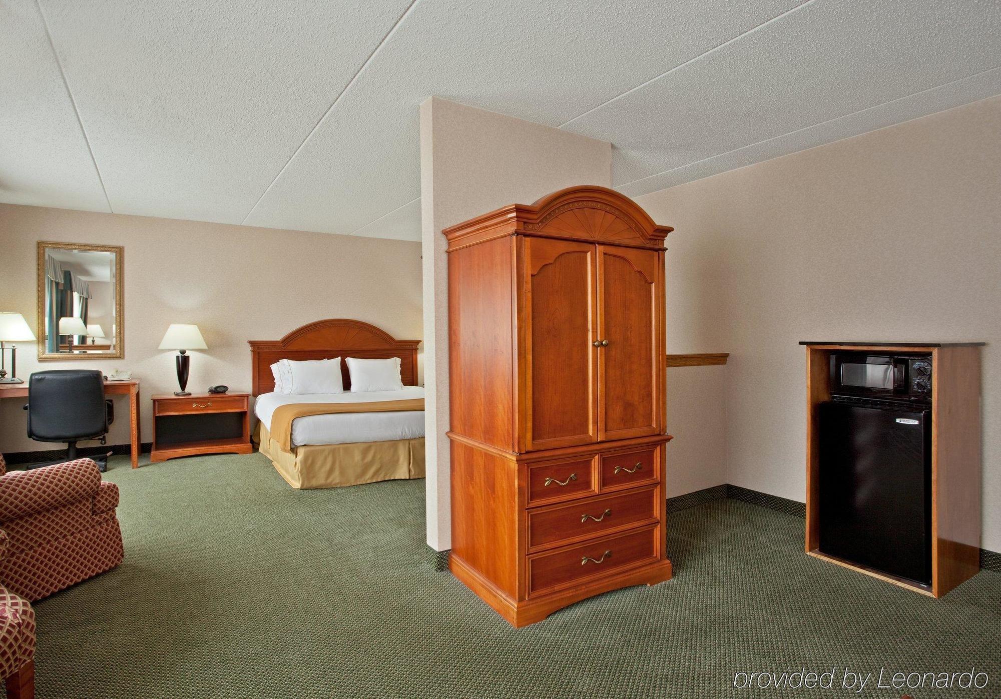 Holiday Inn Express Hotel Pittsburgh-North/Harmarville By Ihg Екстер'єр фото